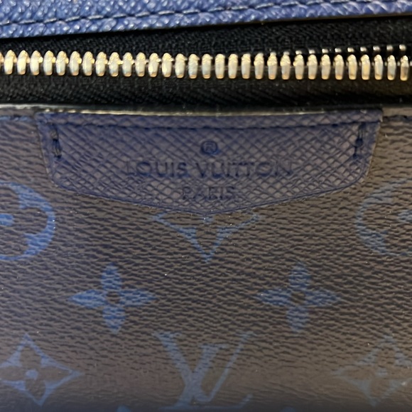 Louis Vuitton Outdoor Messenger - Picture 4 of 8